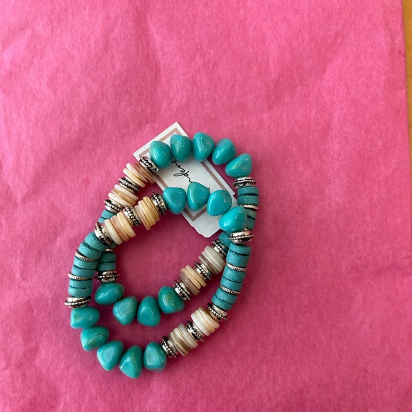 Wonderly Jewelry - NWT turquoise beige silver tone beaded stretch bracelet set of 2